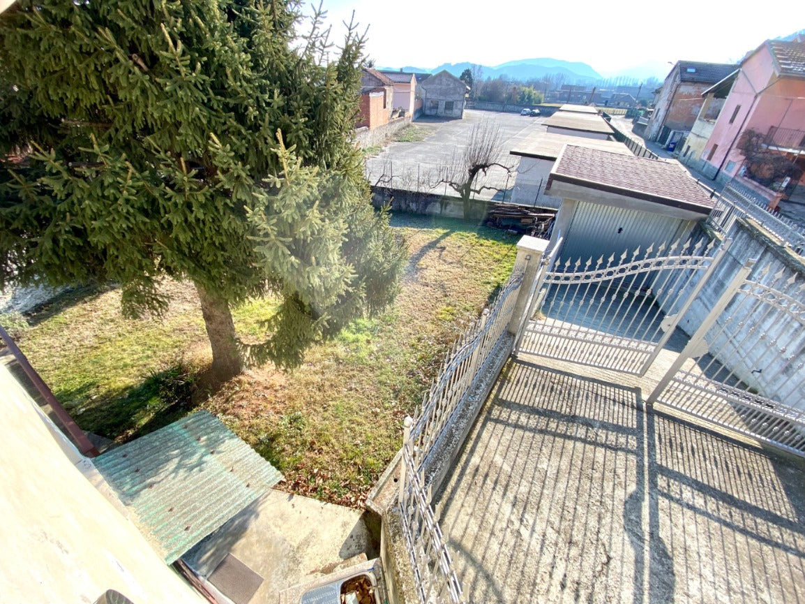 CASA INDIPENDENTE IN VENDITA A SANT'AMBROGIO DI TORINO CON TERRAZZO E GIARDINO