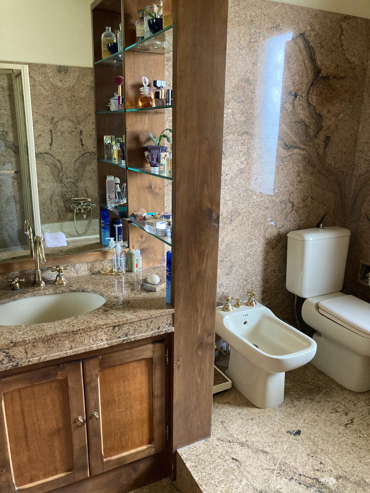 VILLA INDIPENDENTE IN VENDITA A SANT’AMBROGIO DI TORINO CON GIARDINO PRIVATO