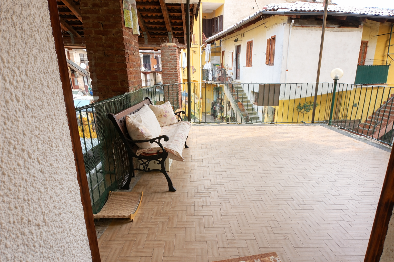 CASA SEMINDIPENDENTE IN VENDITA A SANT’AMBROGIO