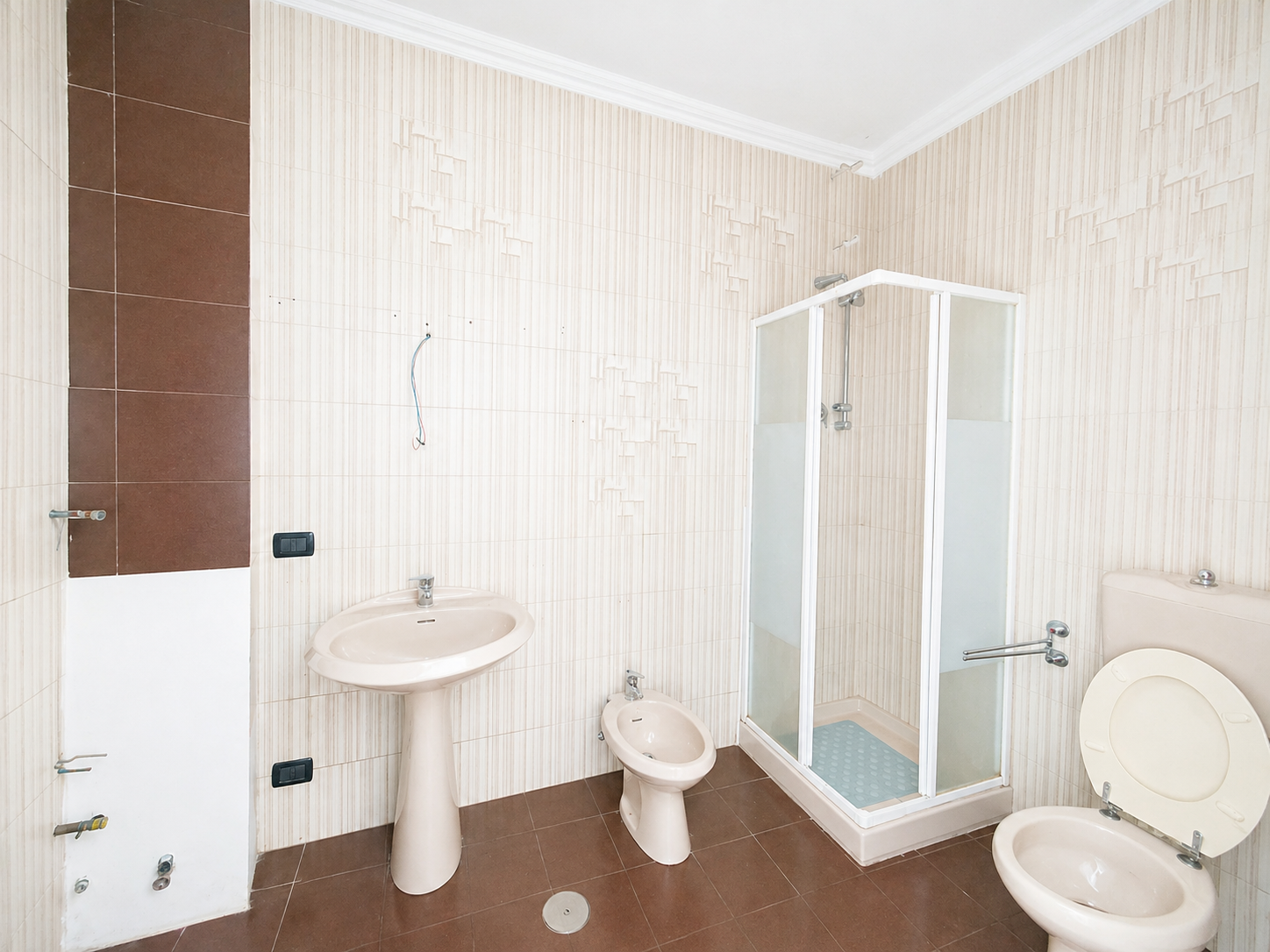 TRILOCALE CON TERRAZZO E BOX A CAPRIE