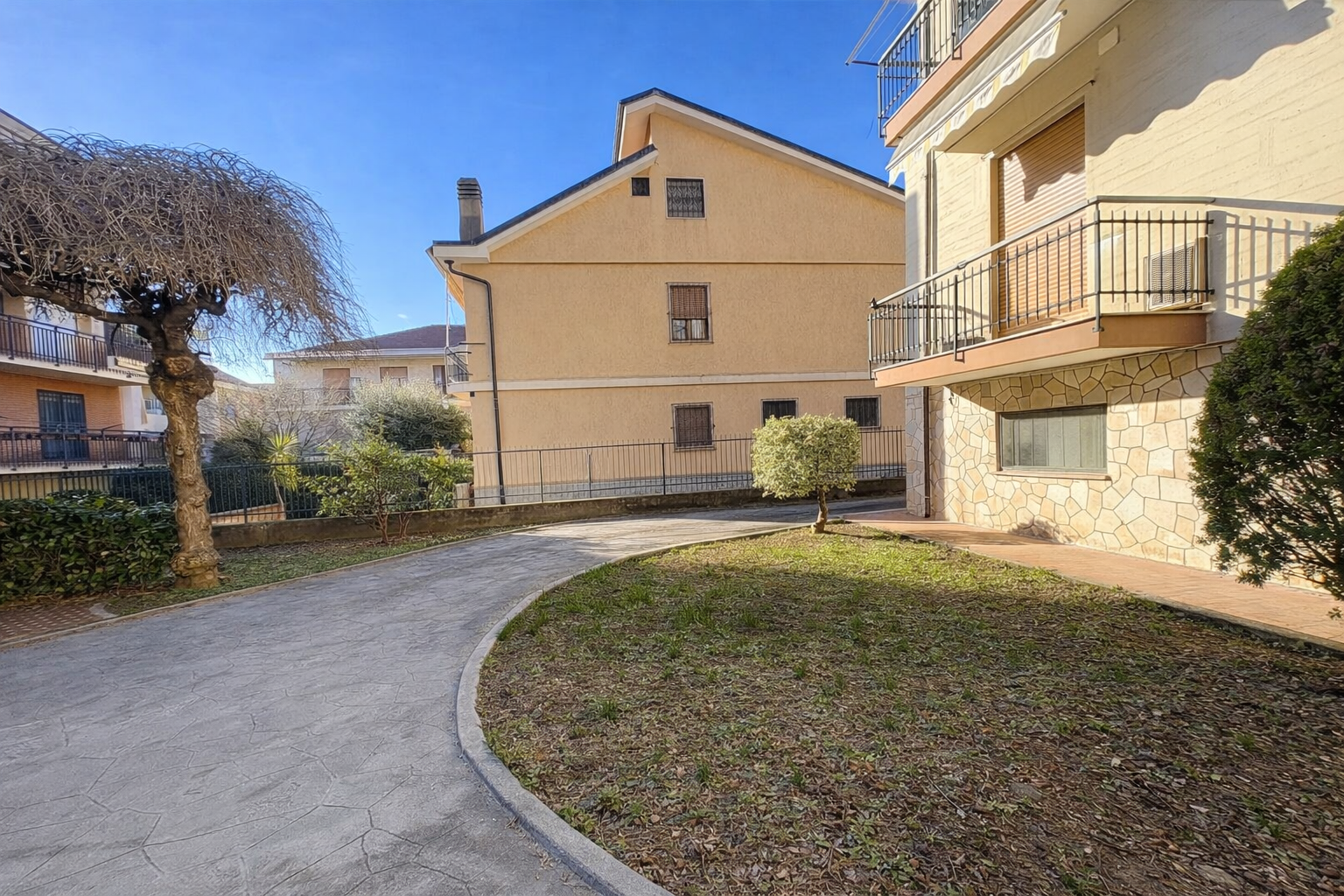 BILOCALE IN VENDITA A COLLEGNO ZONA TERRACORTA PIANO PRIMO