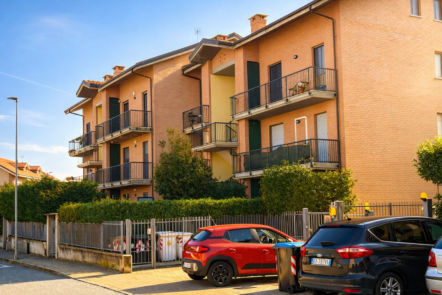 TRILOCALE IN VENDITA A PIANEZZA CON GIARDINO ESCLUSIVO