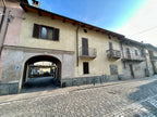 CASA SEMINDIPENDENTE IN AFFITTO A SANT’AMBROGIO CON CORTE ESCLUSIVA