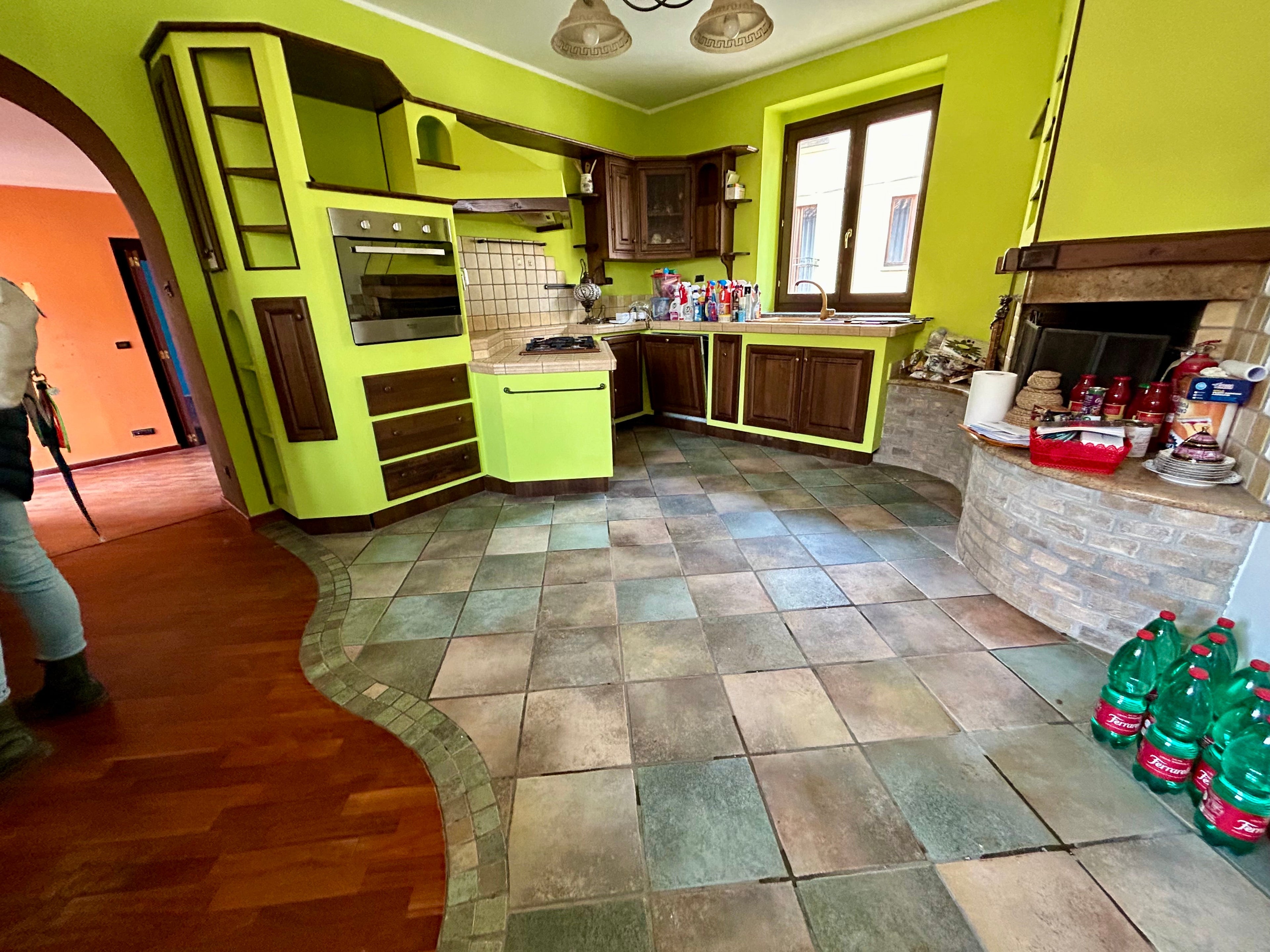 CASA SEMINDIPENDENTE IN AFFITTO A SANT’AMBROGIO CON CORTE ESCLUSIVA