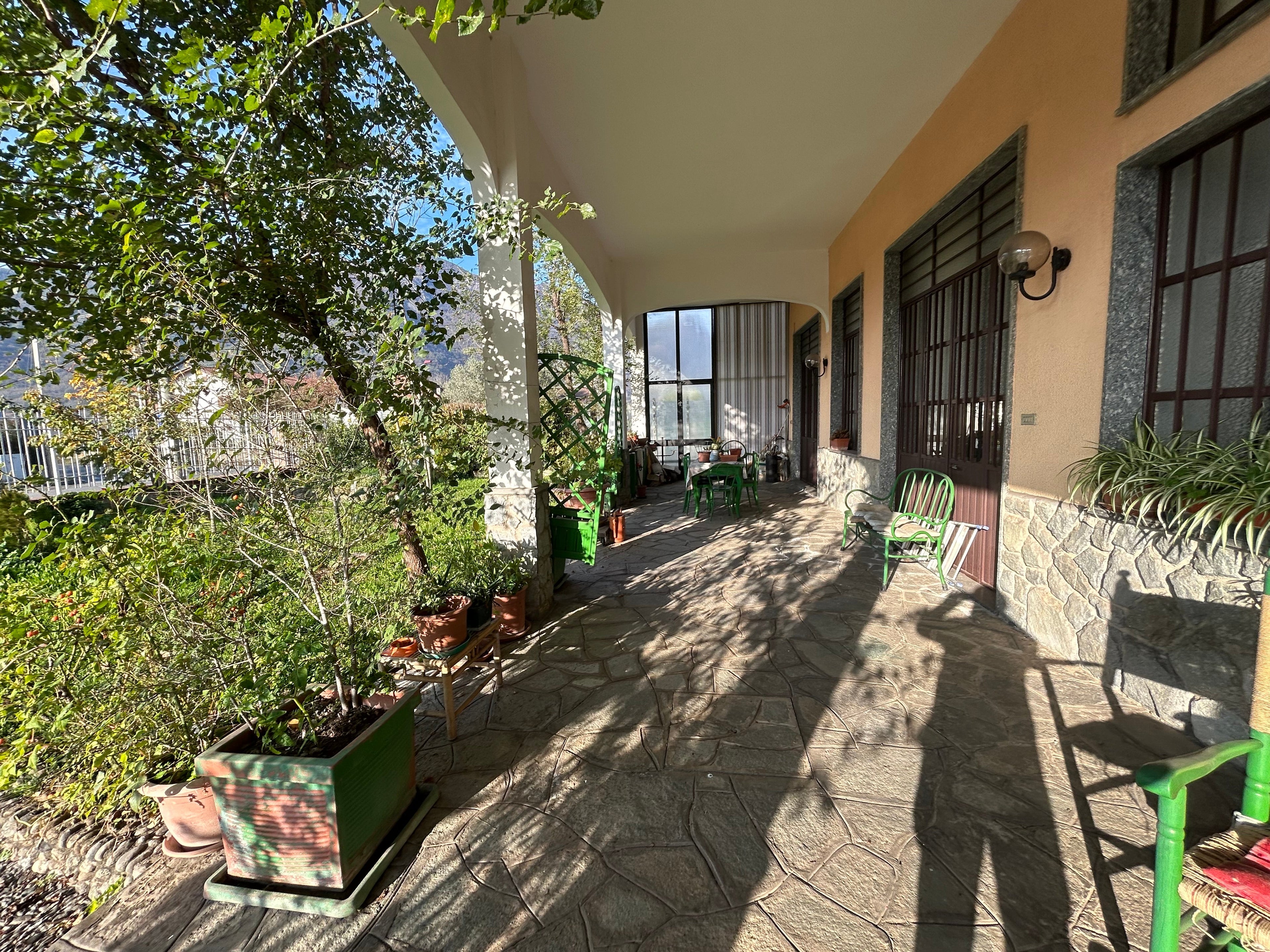 BIFAMILIARE IN VENDITA AI CONFINI DI AVIGLIANA CON TERRAZZO E GIARDINO PRIVATO