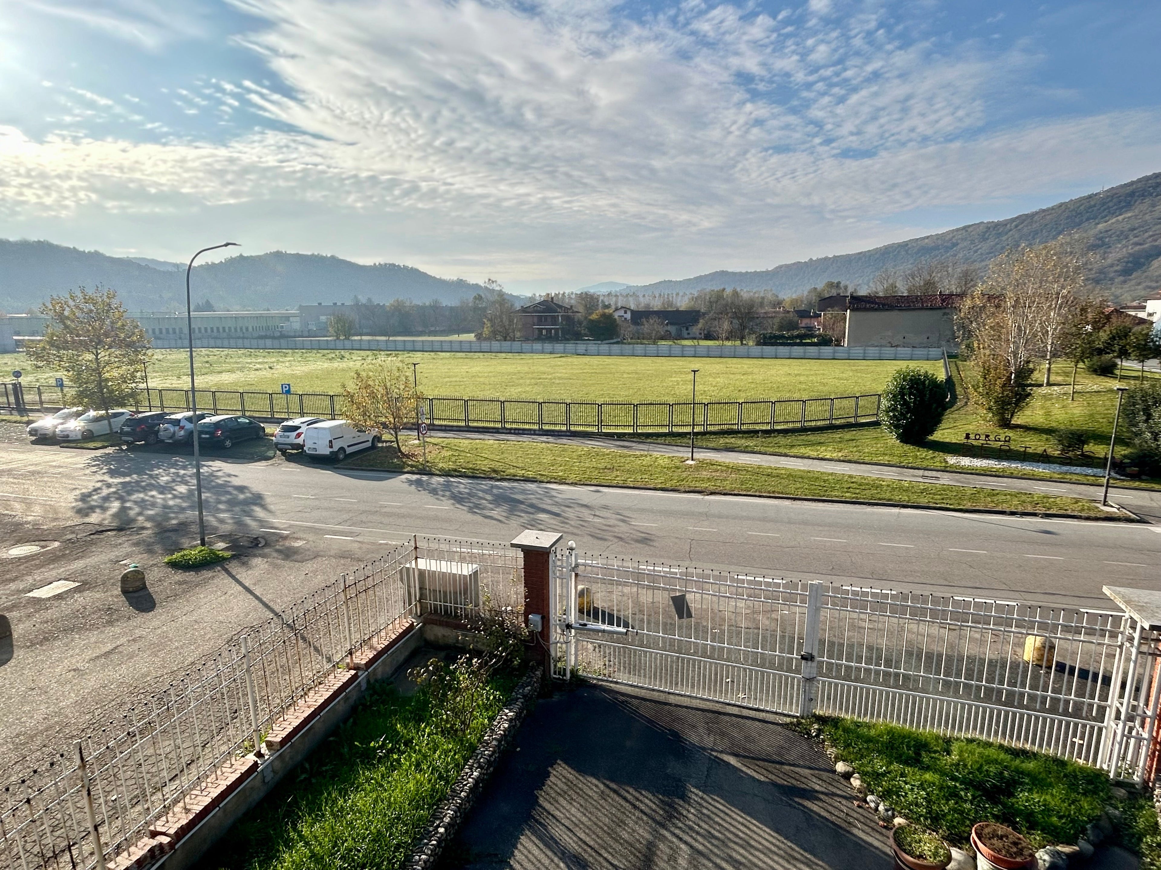 BIFAMILIARE IN VENDITA AI CONFINI DI AVIGLIANA CON TERRAZZO E GIARDINO PRIVATO