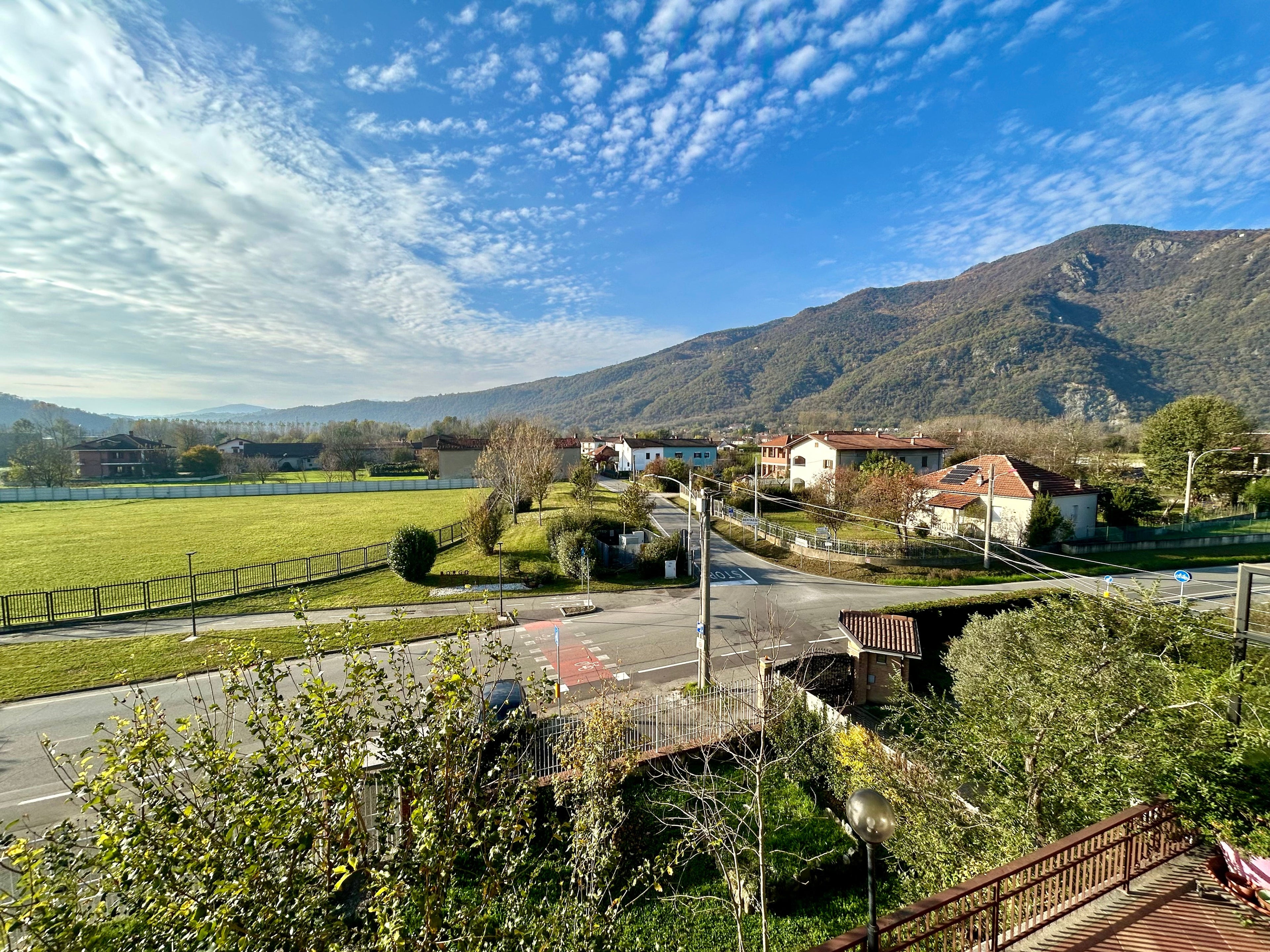 BIFAMILIARE IN VENDITA AI CONFINI DI AVIGLIANA CON TERRAZZO E GIARDINO PRIVATO