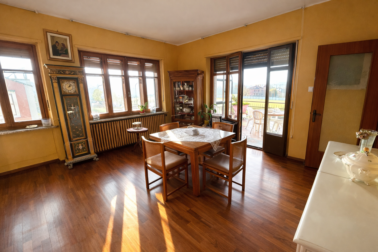 BIFAMILIARE IN VENDITA AI CONFINI DI AVIGLIANA CON TERRAZZO E GIARDINO PRIVATO