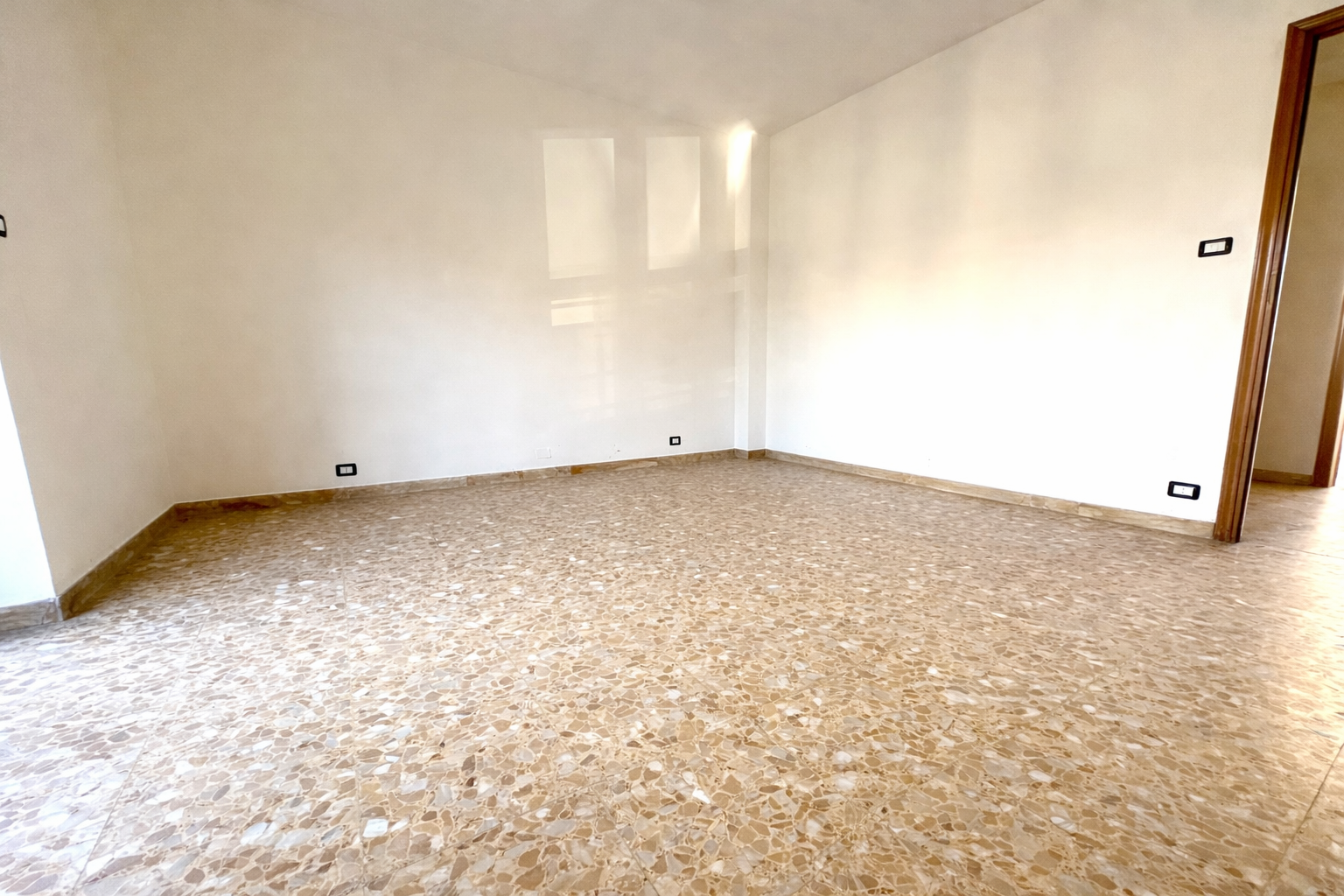 BILOCALE IN VENDITA A COLLEGNO ZONA TERRACORTA PIANO PRIMO