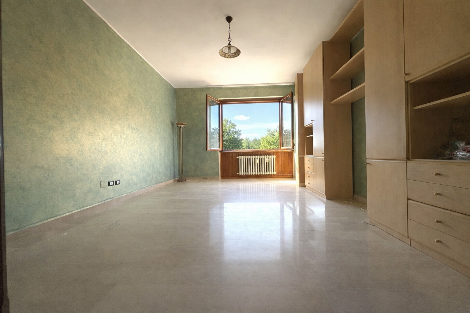 QUADRILOCALE IN VENDITA A SANT’AMBROGIO CON BOX E CANTINA