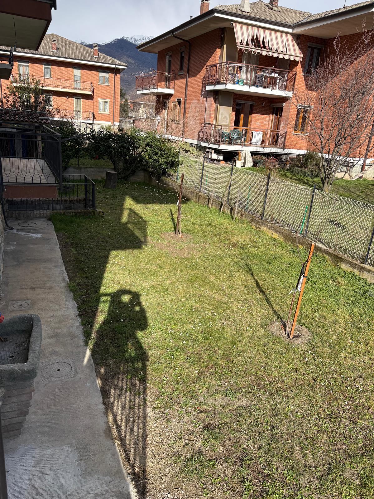 APPARTAMENTO IN BIFAMILIARE A SANT’AMBROGIO CON BOX DOPPIO