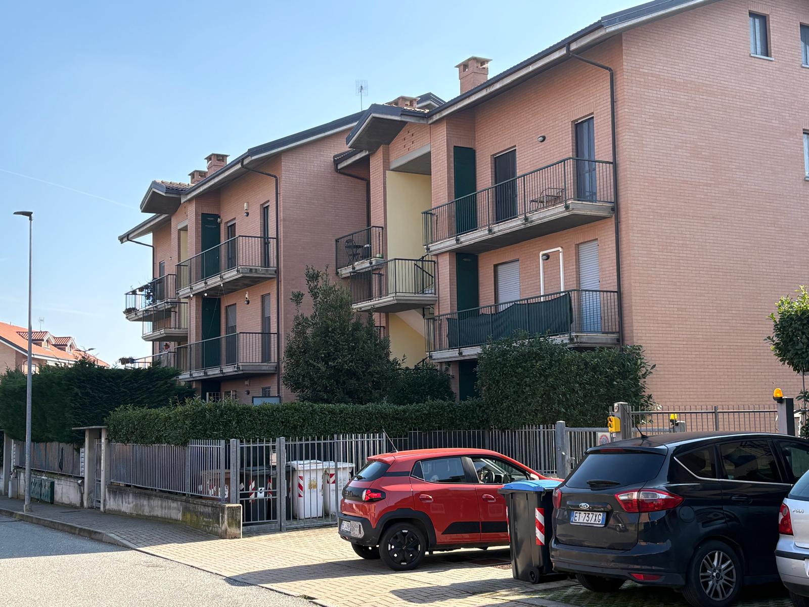 TRILOCALE IN VENDITA A PIANEZZA CON GIARDINO ESCLUSIVO