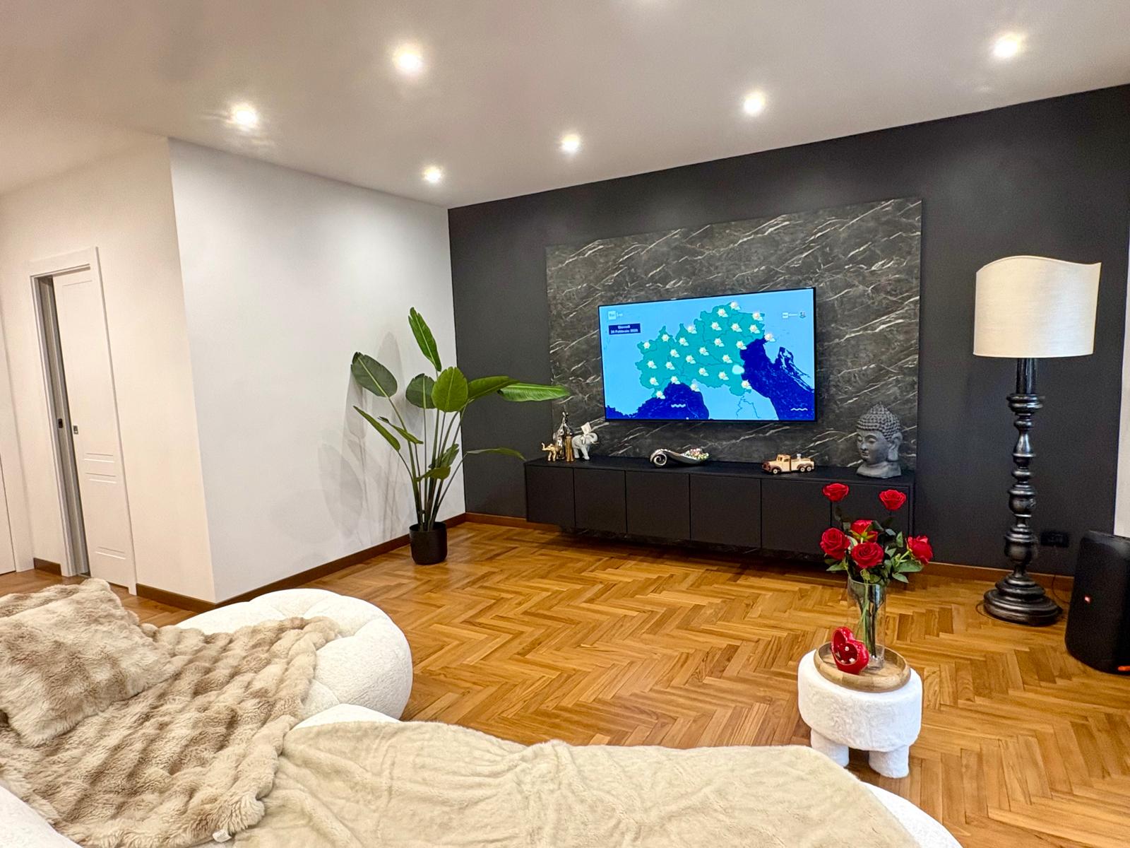 APPARTAMENTO RISTRUTTURATO IN VENDITA A VOLPIANO CENTRO CON TERRAZZO