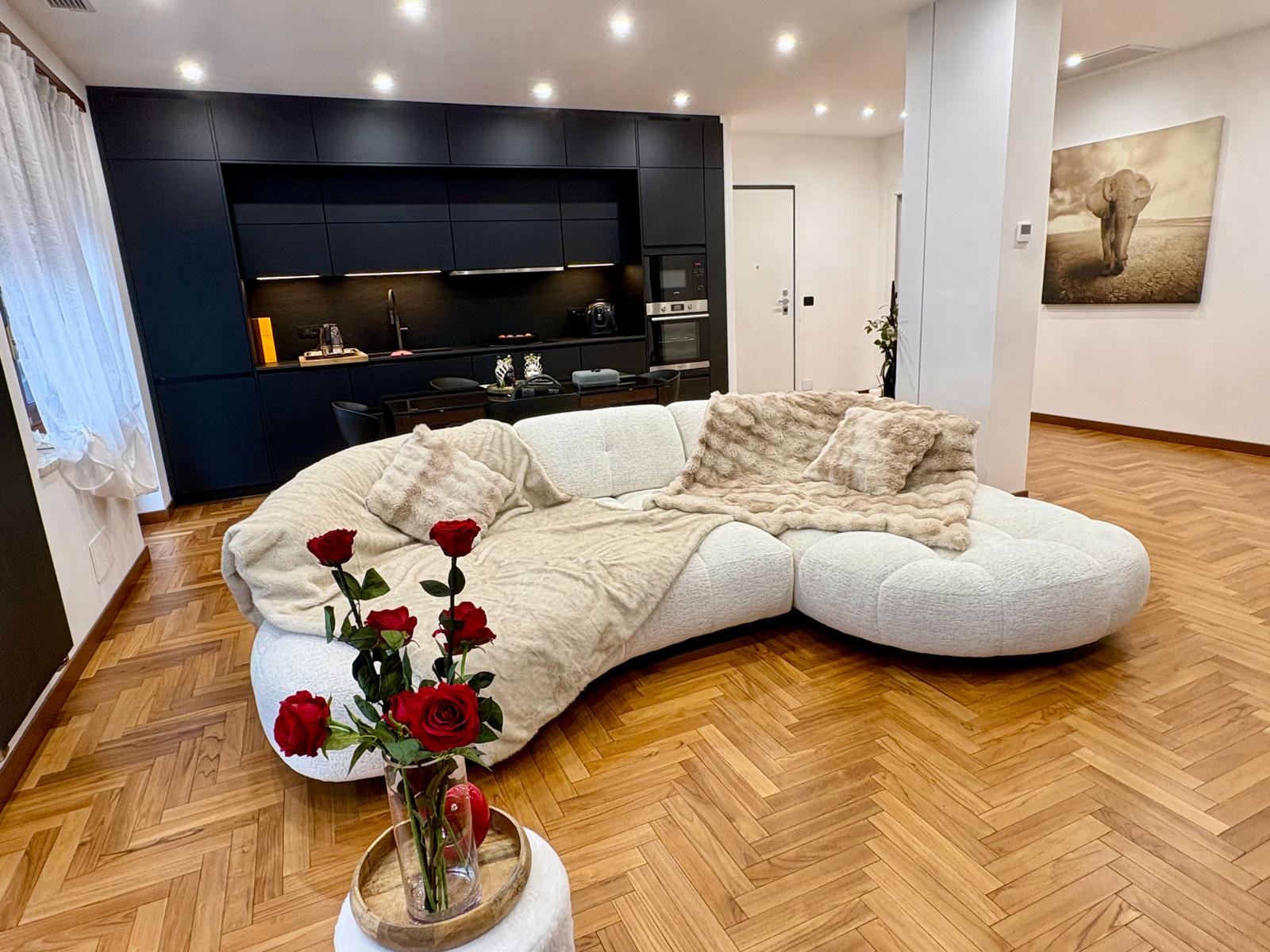 APPARTAMENTO RISTRUTTURATO IN VENDITA A VOLPIANO CENTRO CON TERRAZZO