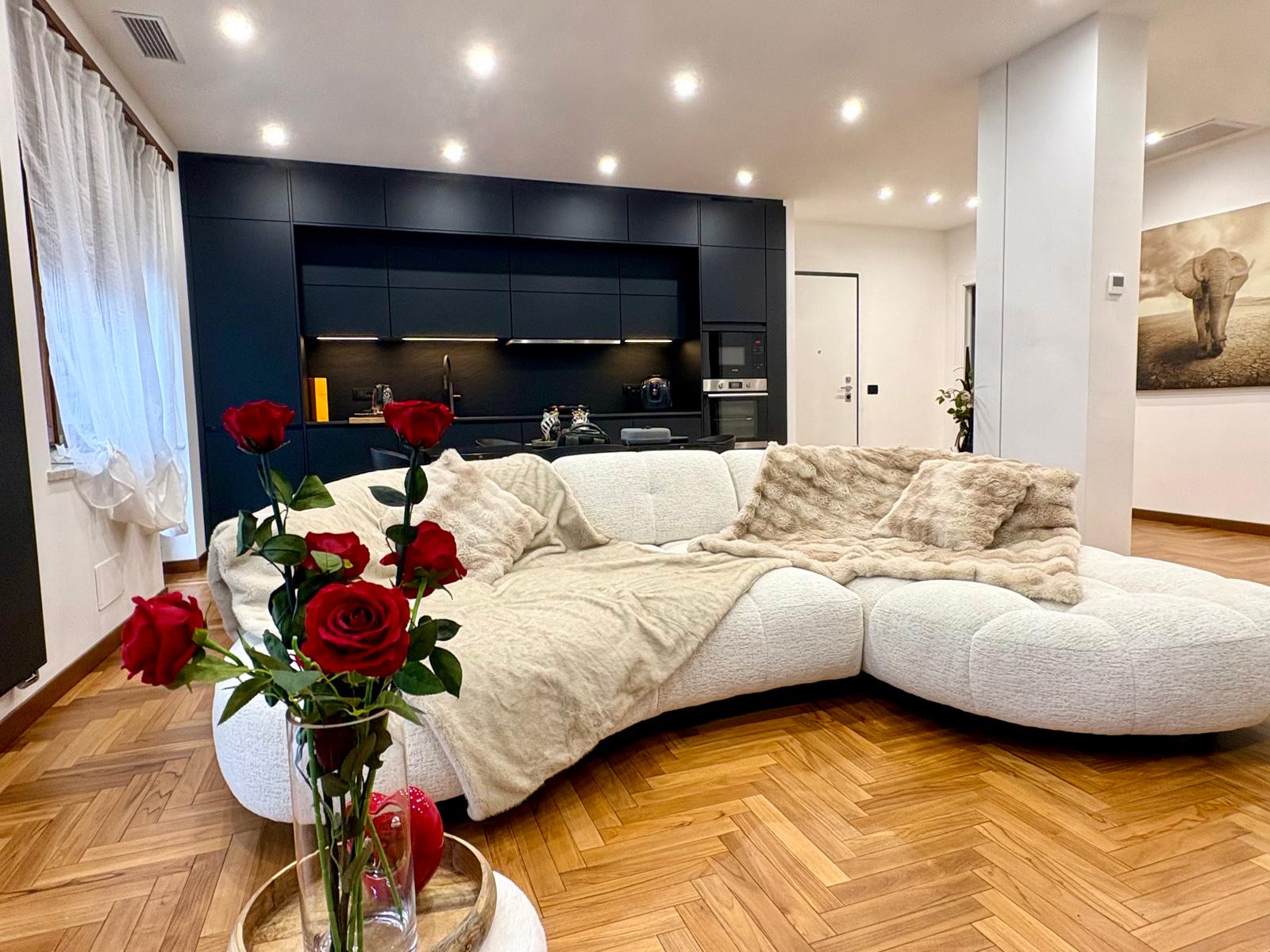 APPARTAMENTO RISTRUTTURATO IN VENDITA A VOLPIANO CENTRO CON TERRAZZO