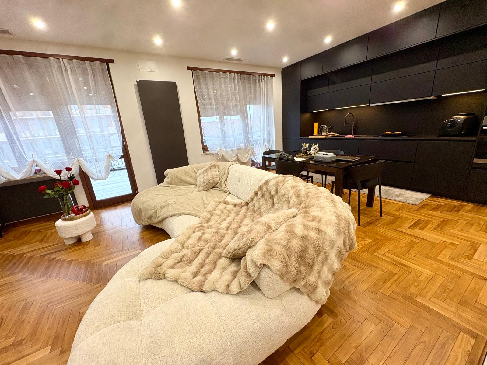 APPARTAMENTO RISTRUTTURATO IN VENDITA A VOLPIANO CENTRO CON TERRAZZO