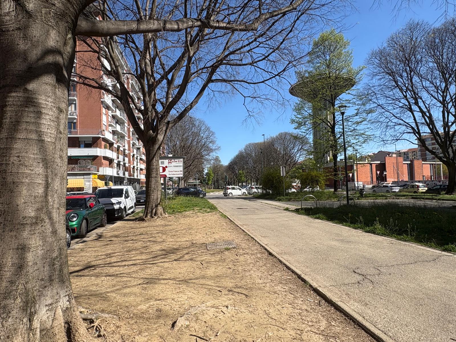 APPARTAMENTO 4 LOCALI IN VENDITA A TORINO CORSO BERNARDINO TELESIO CON BOX AUTO