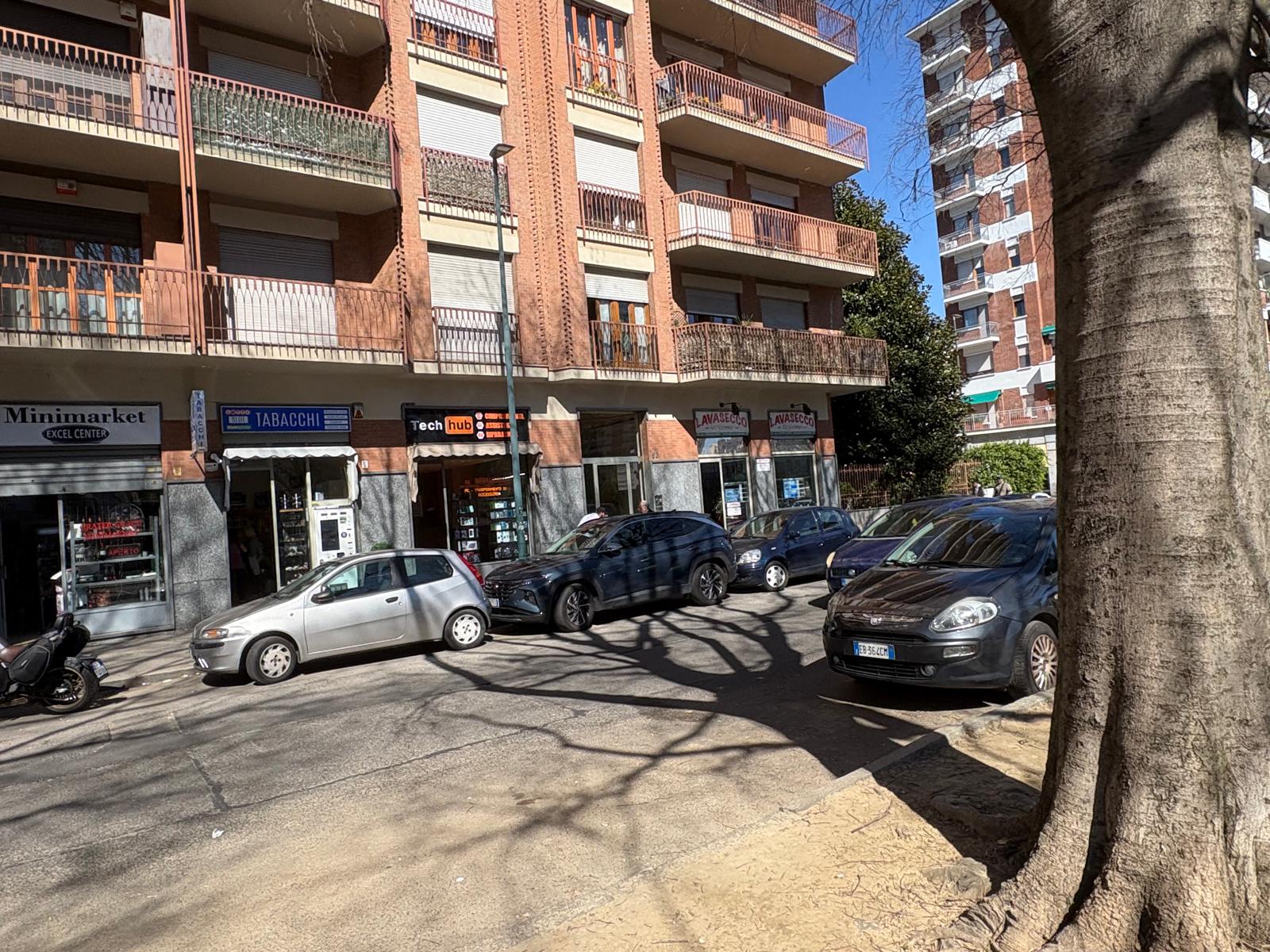 APPARTAMENTO 4 LOCALI IN VENDITA A TORINO CORSO BERNARDINO TELESIO CON BOX AUTO
