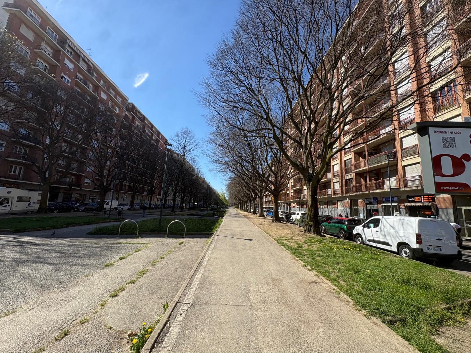 APPARTAMENTO 4 LOCALI IN VENDITA A TORINO CORSO BERNARDINO TELESIO CON BOX AUTO