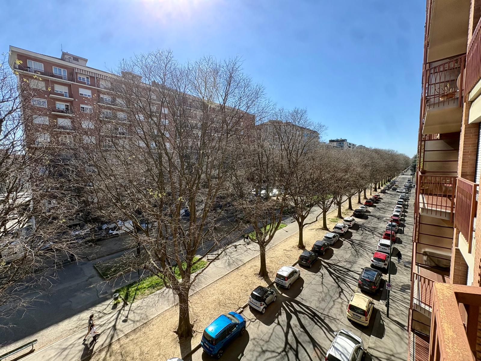 APPARTAMENTO 4 LOCALI IN VENDITA A TORINO CORSO BERNARDINO TELESIO CON BOX AUTO
