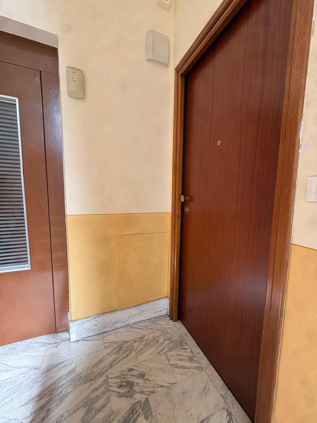 QUADRILOCALE IN VENDITA A SANT’AMBROGIO CON BOX E CANTINA