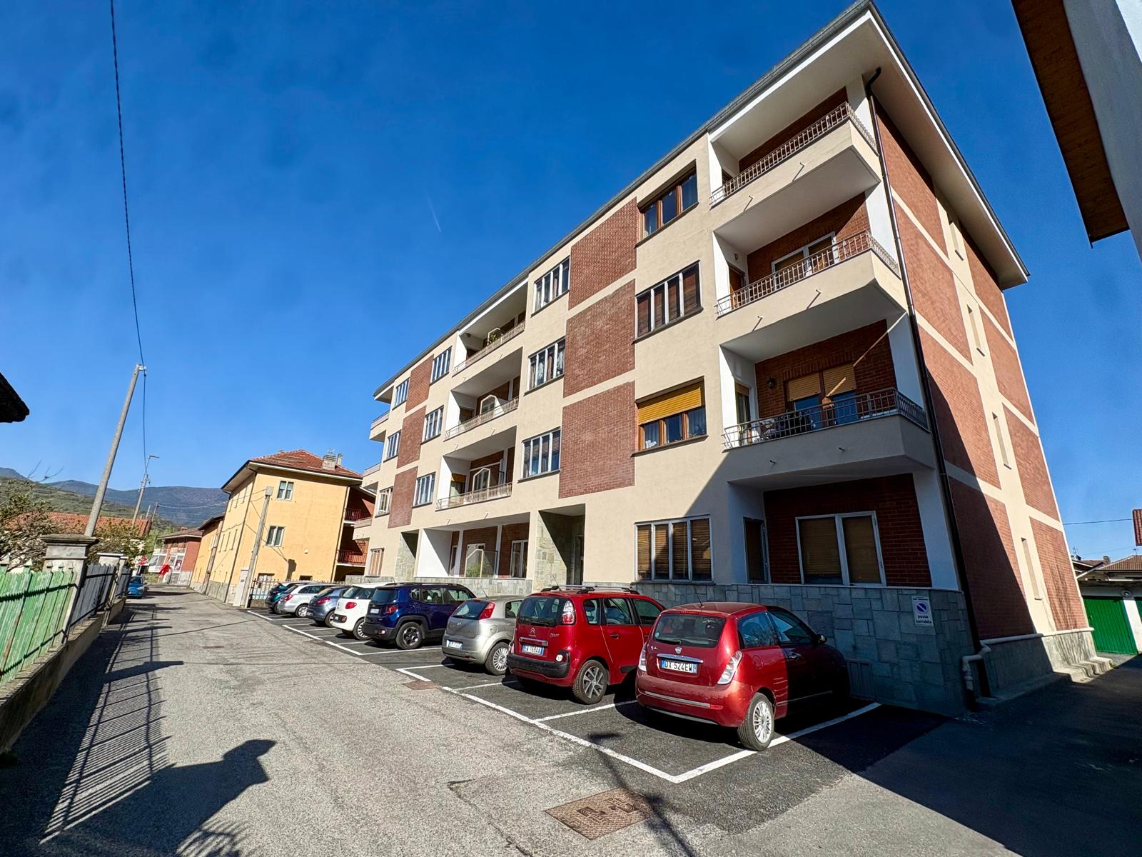 QUADRILOCALE IN VENDITA A SANT’AMBROGIO CON BOX E CANTINA
