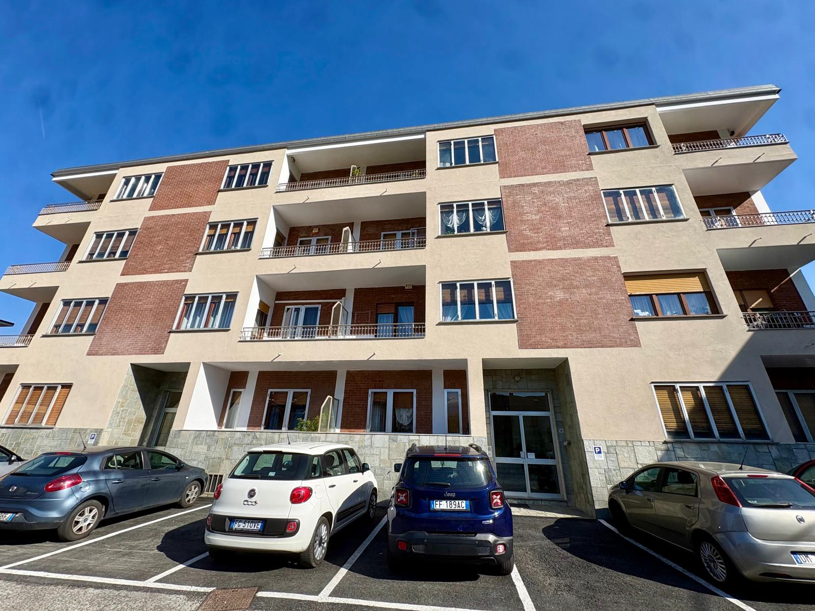 QUADRILOCALE IN VENDITA A SANT’AMBROGIO CON BOX E CANTINA