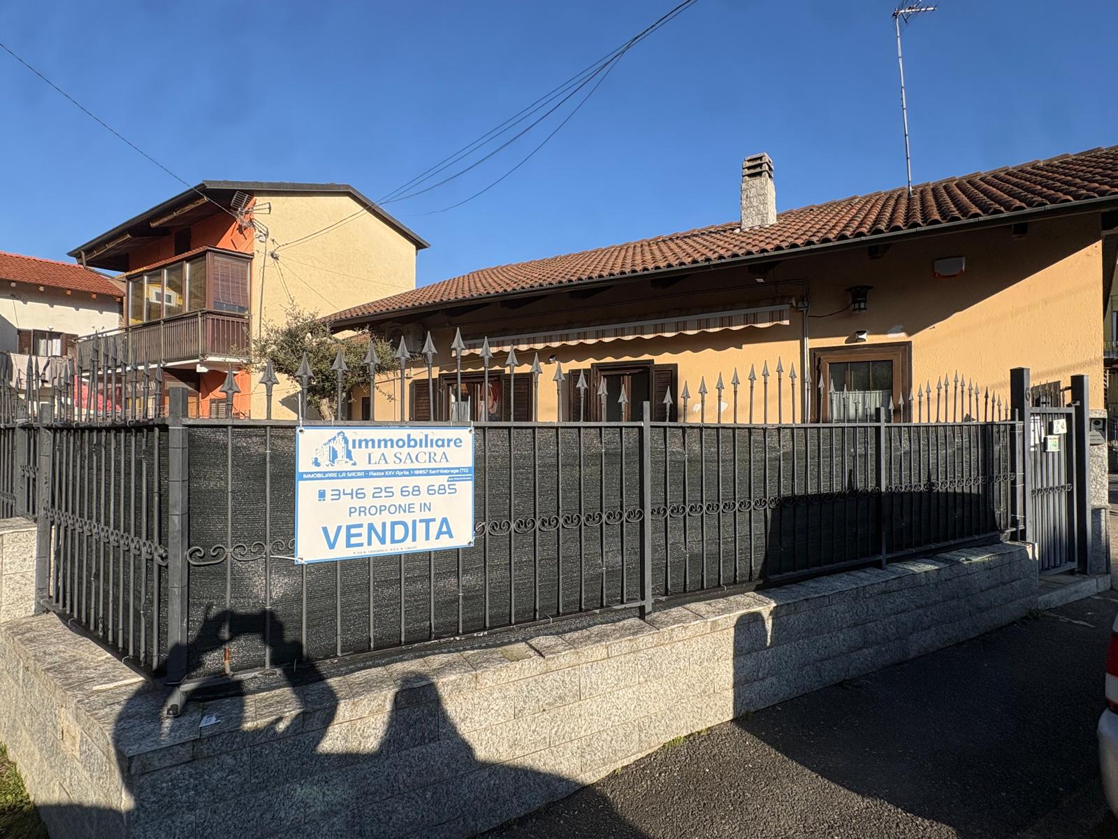 CASA INDIPENDENTE IN VENDITA A SANT'AMBROGIO DI TORINO CON GIARDINO PRIVATO