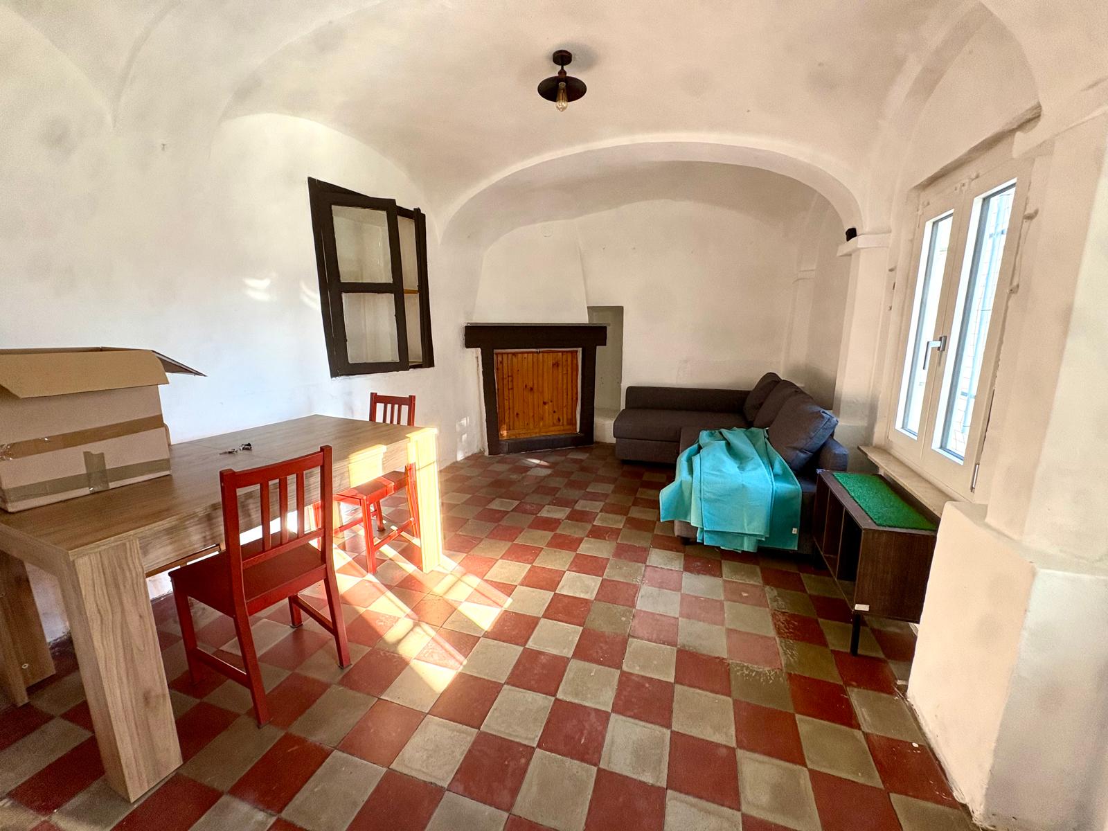 CASA INDIPENDENTE IN VENDITA A SANT'AMBROGIO DI TORINO CON TERRAZZO E GIARDINO