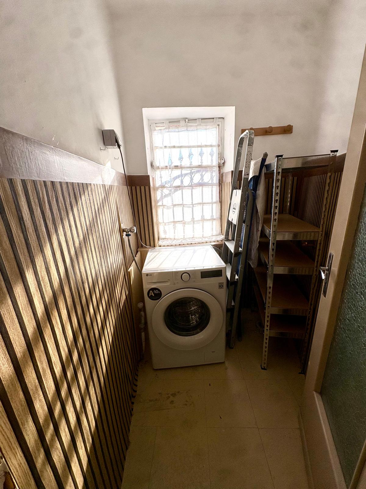 CASA INDIPENDENTE IN VENDITA A SANT'AMBROGIO DI TORINO CON TERRAZZO E GIARDINO