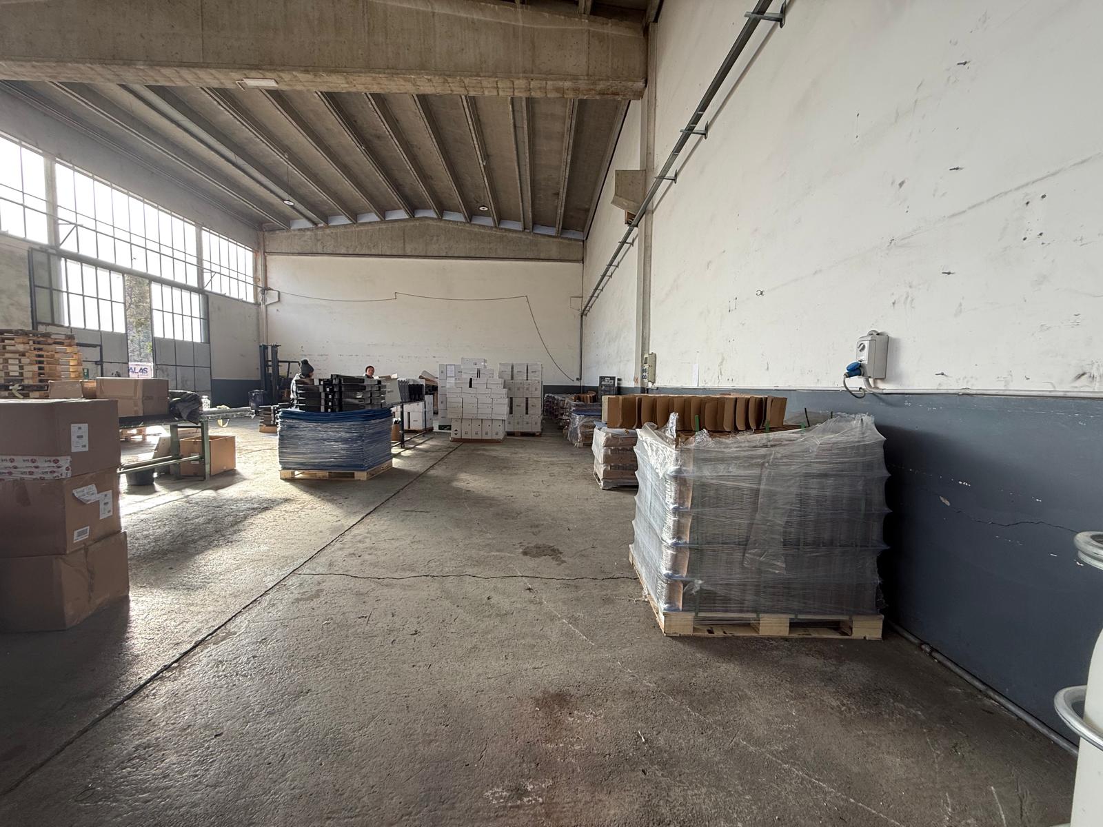 CAPANNONE INDUSTRIALE ARTIGIANALE IN LOCAZIONE 652 MQ CON AREA ESTERNA