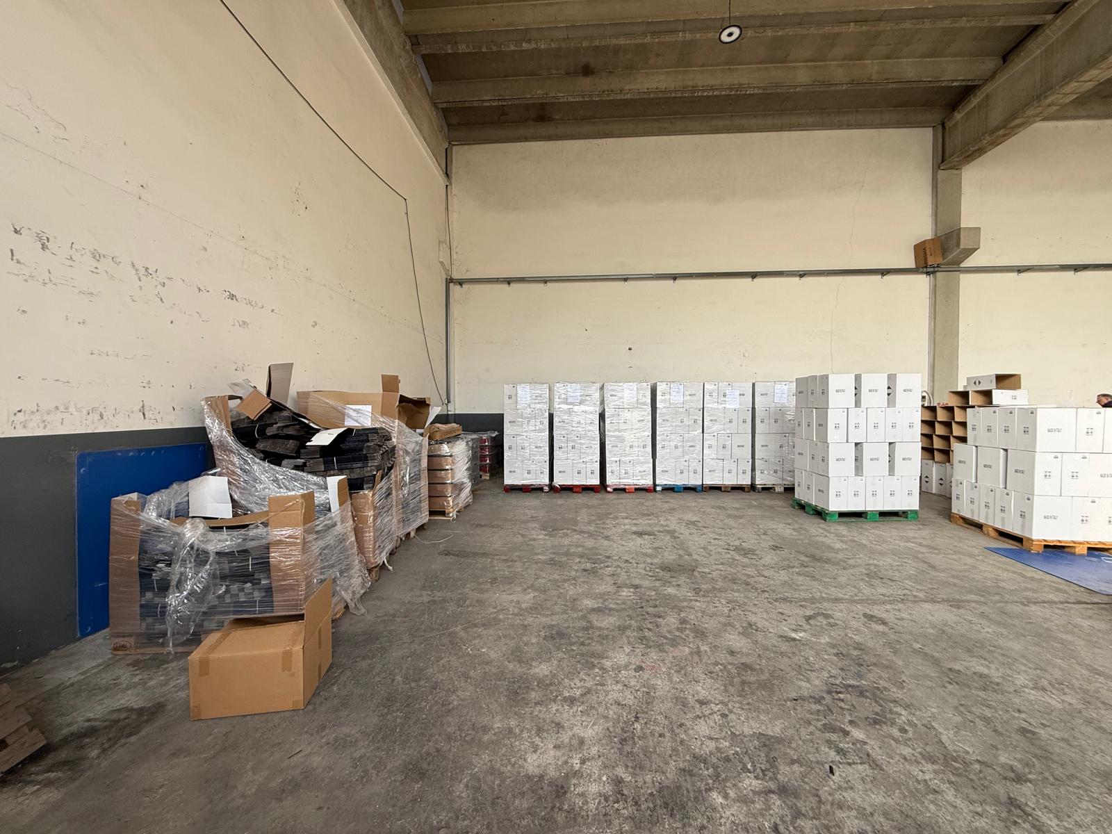 CAPANNONE INDUSTRIALE ARTIGIANALE IN LOCAZIONE 652 MQ CON AREA ESTERNA