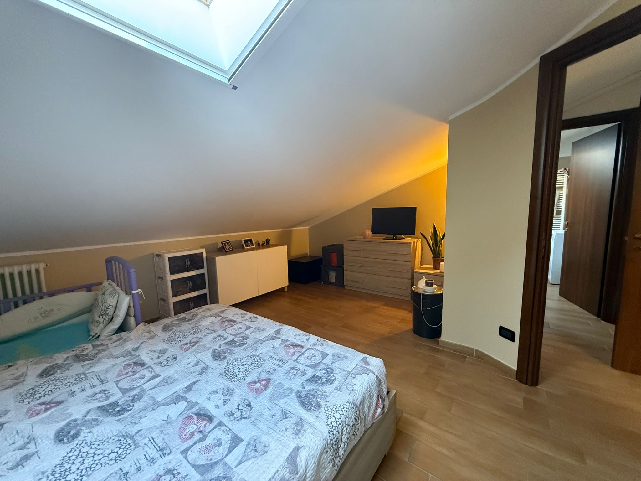 APPARTAMENTO IN VENDITA A CAPRIE CON TERRAZZO E BOX AUTO