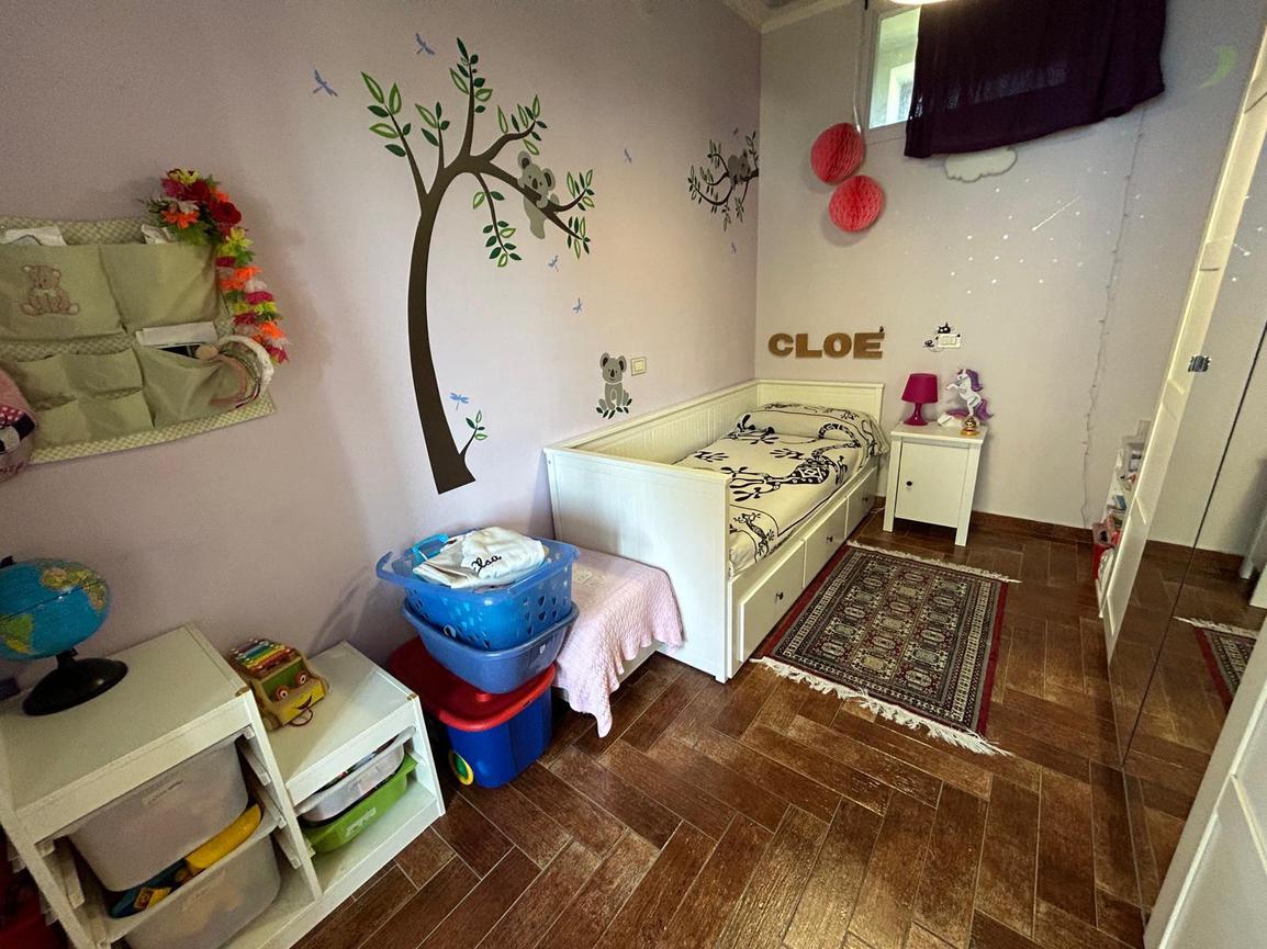 PORZIONE DI VILLA IN VENDITA A SANT’AMBROGIO CON GIARDINO E PISCINA