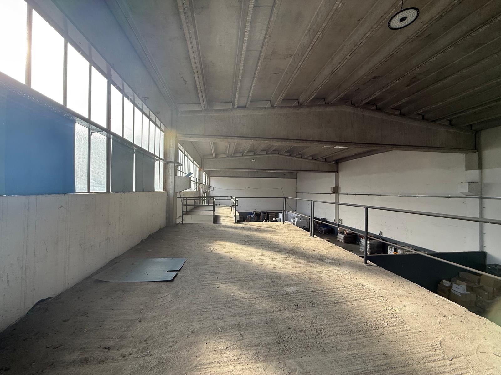CAPANNONE INDUSTRIALE ARTIGIANALE IN LOCAZIONE 652 MQ CON AREA ESTERNA